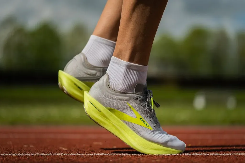Czym charakteryzują się skarpety sportowe?