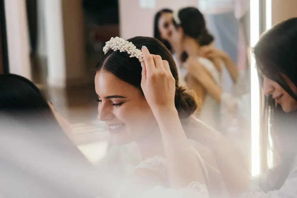 Odkryj najnowsze trendy mody ślubnej, czyli kwiecista biżuteria ślubna w stylu vintage