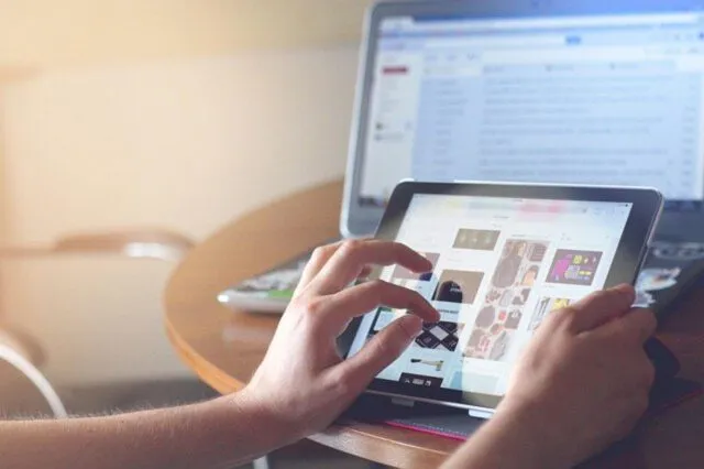 Opinie z internetu o kosmetykach: Czy warto się nimi kierować?